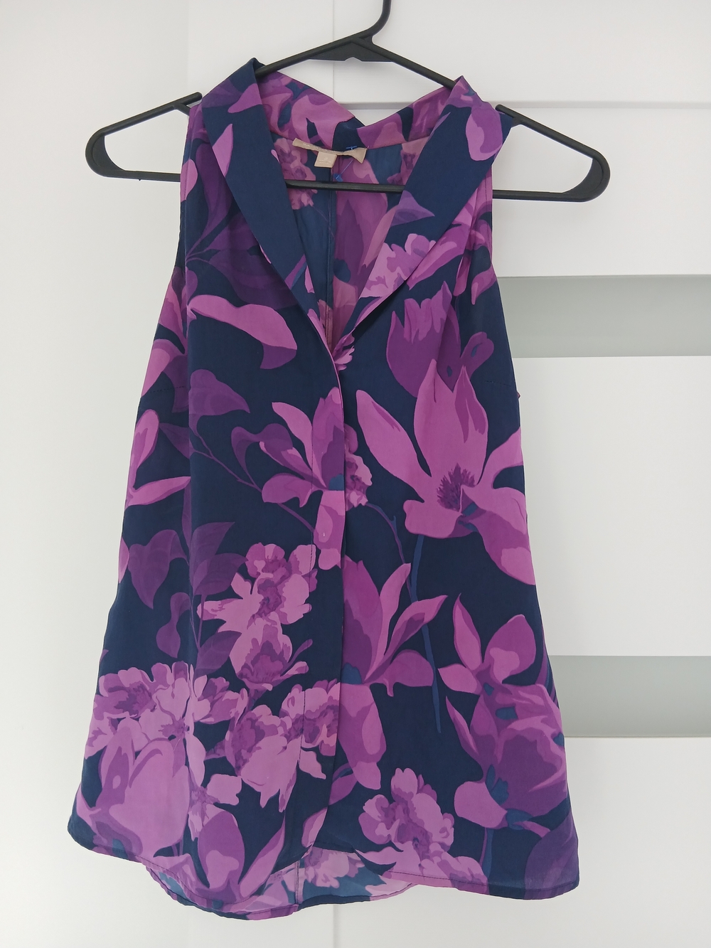 Banana Republic Navy and Purple Floral Sleeveless Camisole